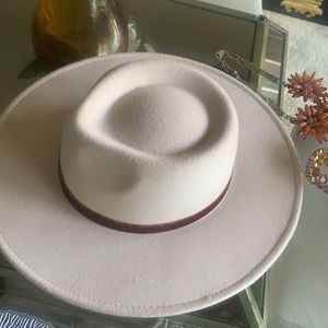 Hat with a very Rare color combo